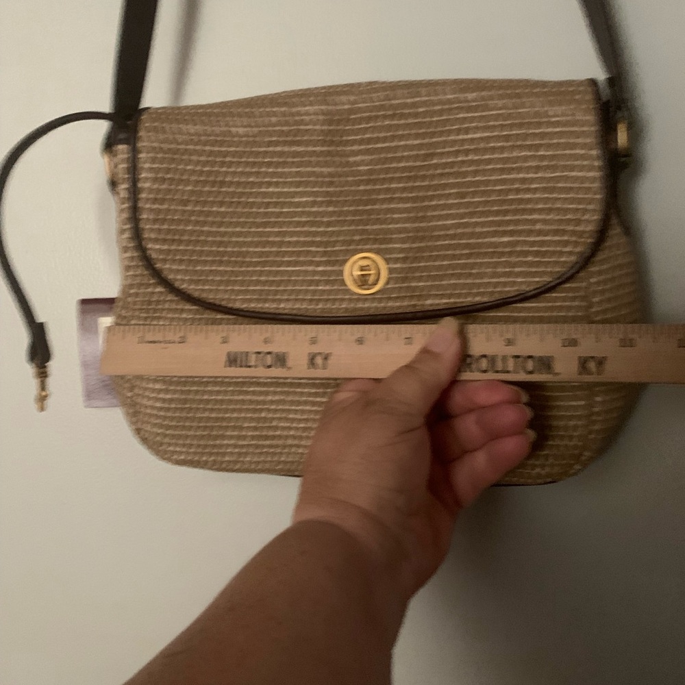 New Old Stock Etienne Aigner Shoulder Bag has tag and key ring Tan - Picture 13 of 15